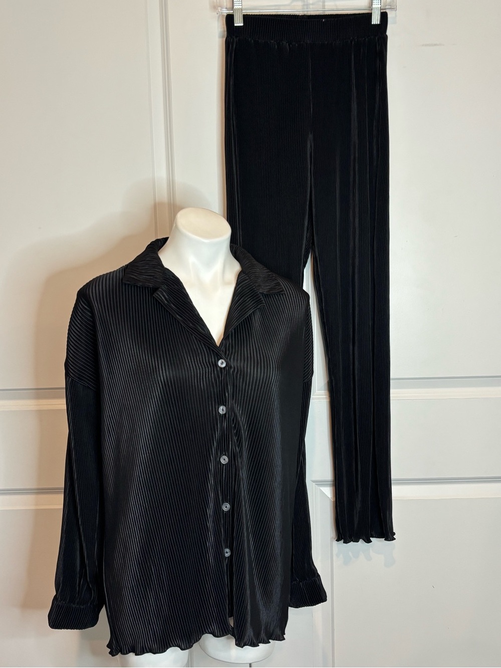 Waverles Black Pleats Please Button Front Long Sleeve Pants Pajama Lounge Set S
